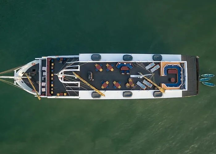 Paradise Sails Cruise  Hạ Long