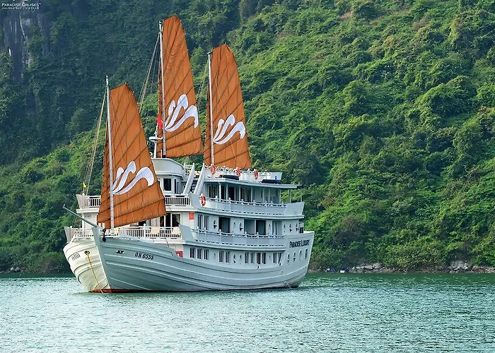 Paradise Sails Cruise 