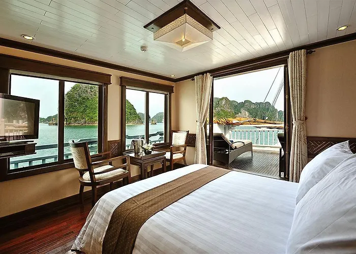 Paradise Sails Cruise Hạ Long