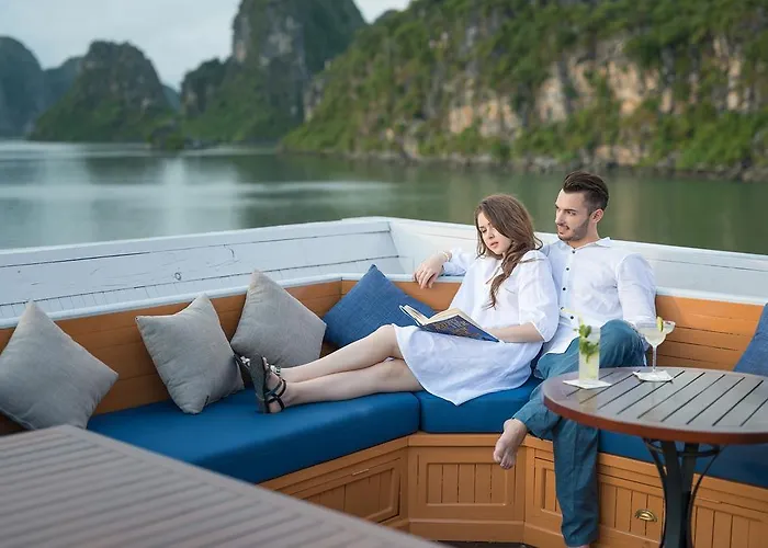 Paradise Sails Cruise  5*