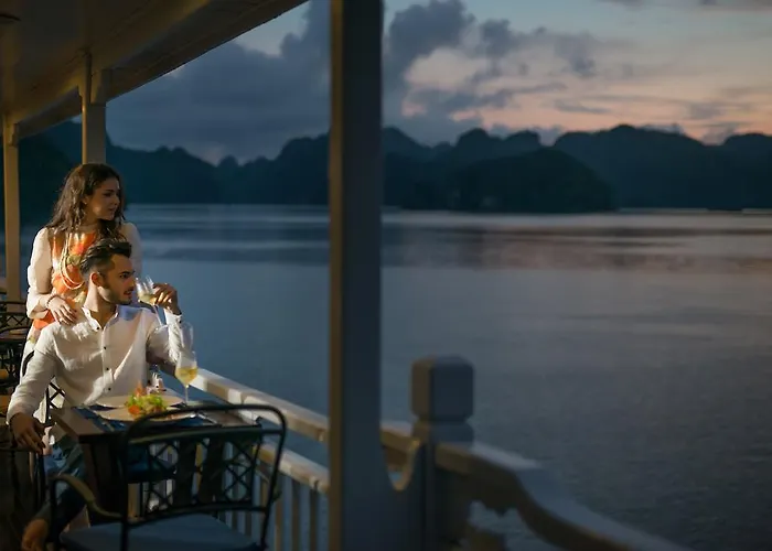 Paradise Sails Cruise Hạ Long