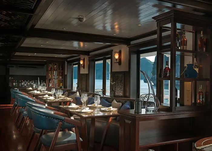 Paradise Sails Cruise Hạ Long