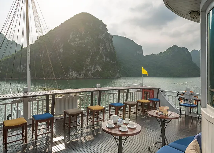 Paradise Sails Cruise