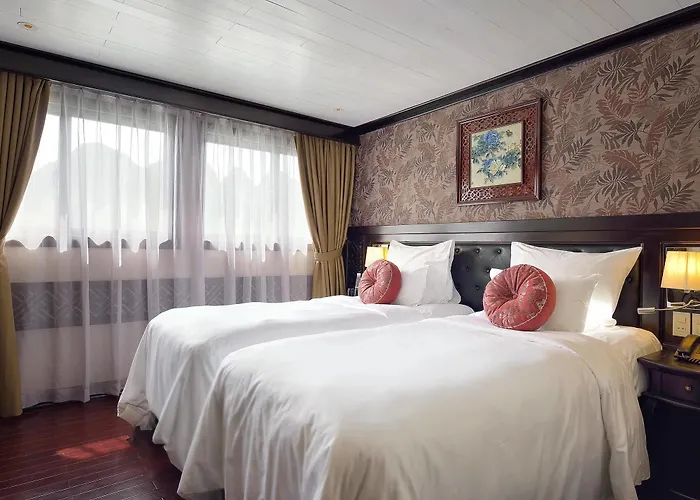 Paradise Sails Cruise 5* Hạ Long