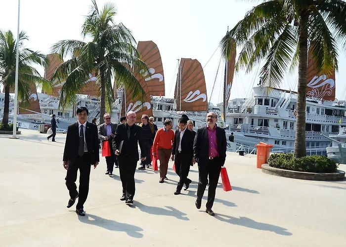  Paradise Sails Cruise