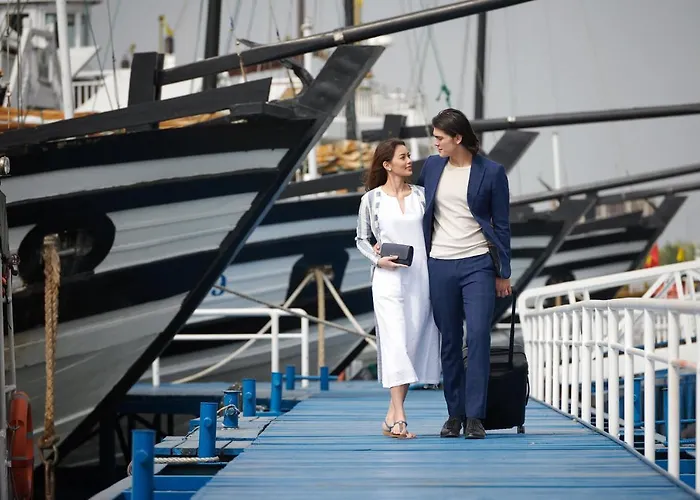 Paradise Sails Cruise  5*