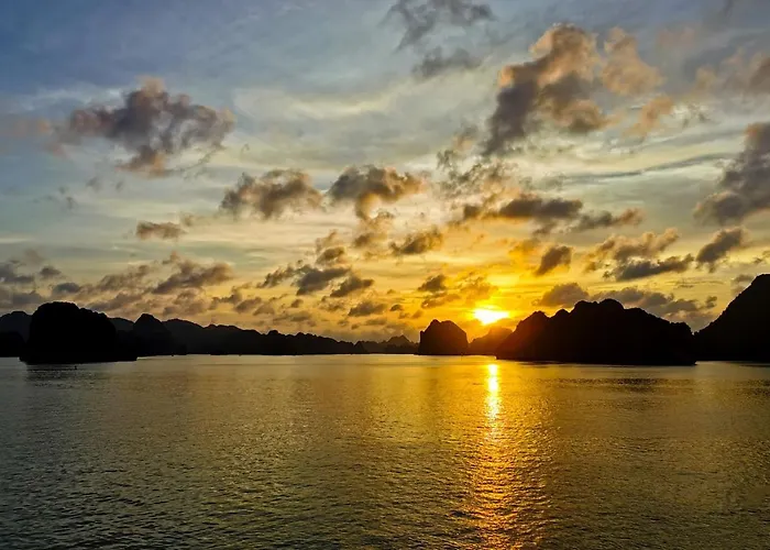 Paradise Sails Cruise