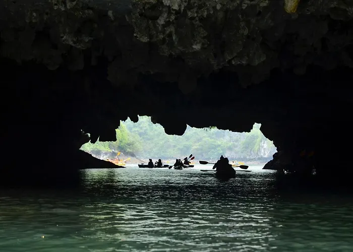 Paradise Sails Cruise Hạ Long