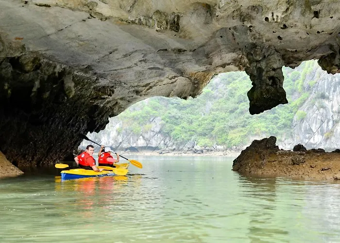 Paradise Sails Cruise  Hạ Long